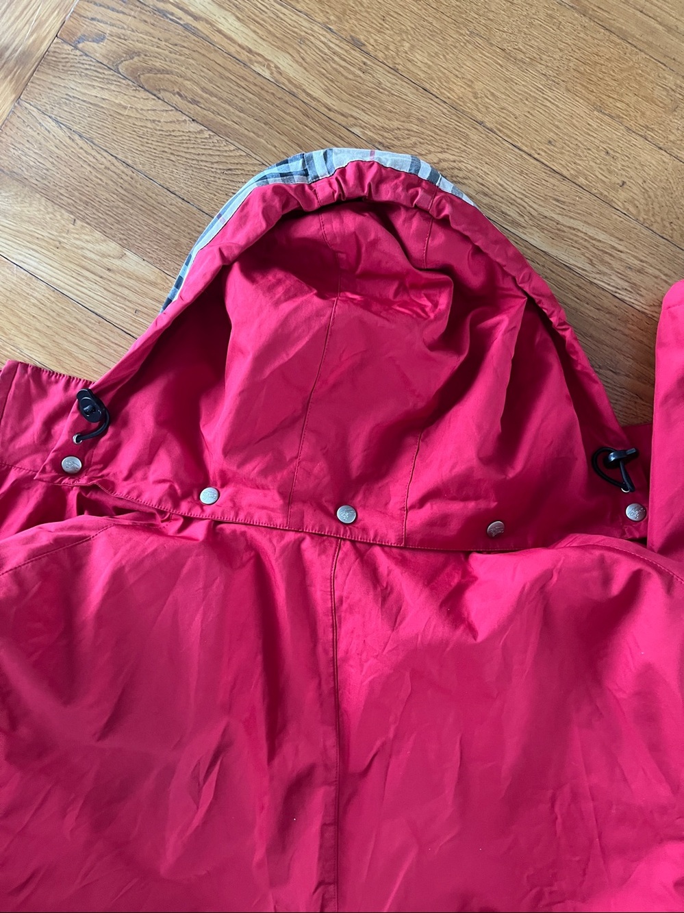 Burberry Red Hooded Coat with Signature Check Lining - Picture 4 of 5